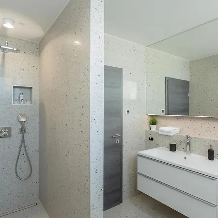 Amazing Home In Celina With Sauna * Целина